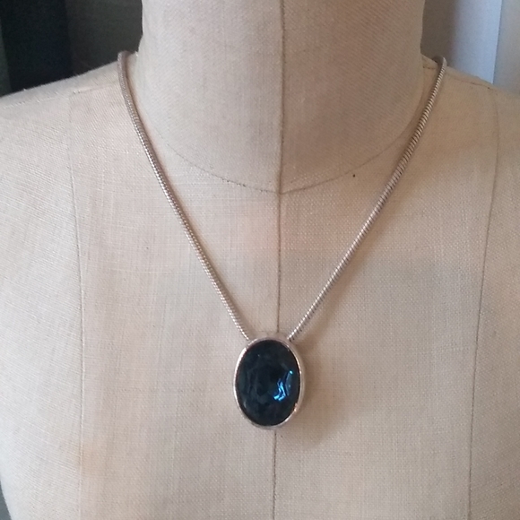 Express Blue Pendant Silver Tone Necklace Neck and Earring that Match - Picture 2 of 6